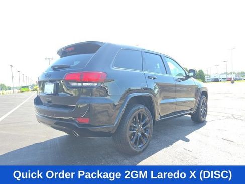Used 2022 Jeep Grand Cherokee Laredo X AWD/4WD image 3