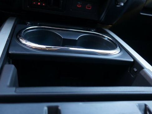 Used 2024 Nissan Titan SV w/ SV Convenience Package image 21