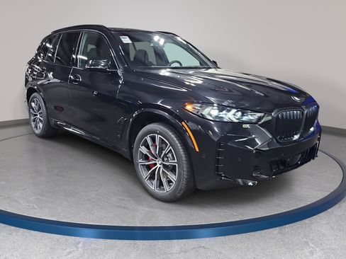 New 2026 BMW X5 xDrive40i w/ M Sport Package AWD/4WD image 3