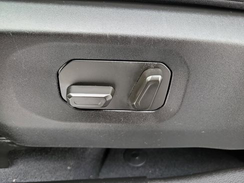 Used 2024 Jeep Wrangler Unlimited Rubicon image 25