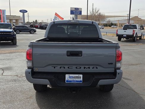 Used 2020 Toyota Tacoma TRD Off-Road image 4
