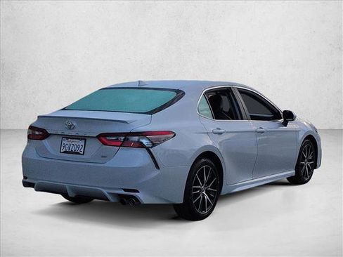 Used 2023 Toyota Camry SE FWD image 5