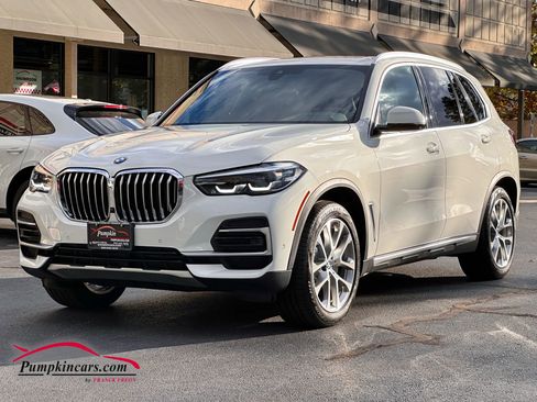 Used 2022 BMW X5 xDrive40i w/ Climate Comfort Package image 2