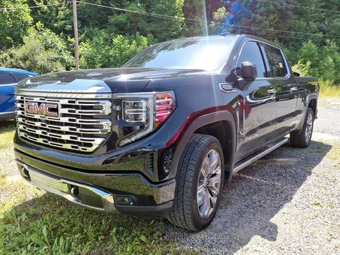 Used 2023 GMC Sierra 1500 Denali w/ Denali Reserve Package AWD/4WD image 2