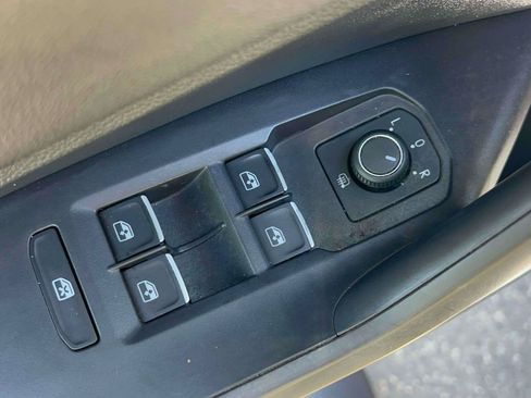 Used 2023 Volkswagen Jetta SE FWD image 19
