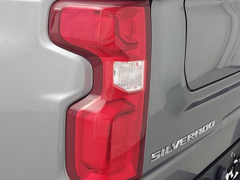 Used 2021 Chevrolet Silverado 1500 LT Trail Boss w/ Convenience Package II AWD/4WD image 34