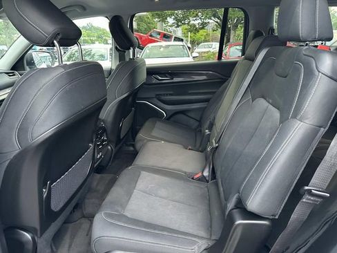 Certified 2021 Jeep Grand Cherokee L Laredo w/ Luxury Tech Group I AWD/4WD image 17