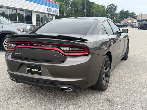 Used 2020 Dodge Charger SXT w/ Leather Interior Group RWD image 2