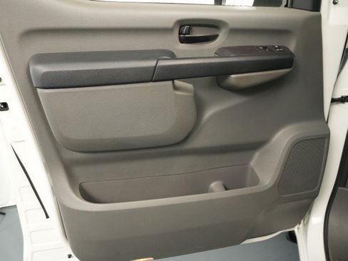 Used 2016 Nissan NV 3500 SV w/ SV Technology Package RWD image 23