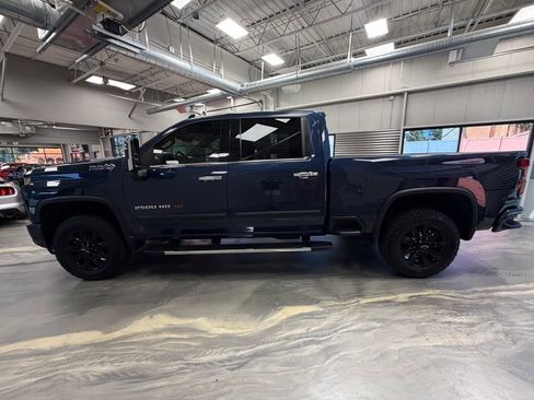 Used 2020 Chevrolet Silverado 2500 High Country w/ Z71 Off-Road Package AWD/4WD image 37