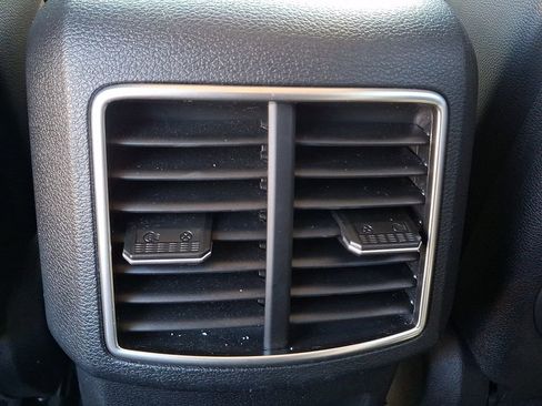 Used 2023 Kia Sportage EX AWD/4WD image 11