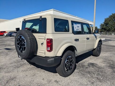 New 2025 Ford Bronco 4-Door image 5