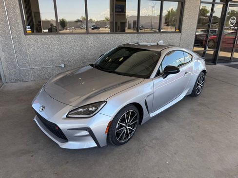 Used 2024 Toyota GR86 CAR image 1