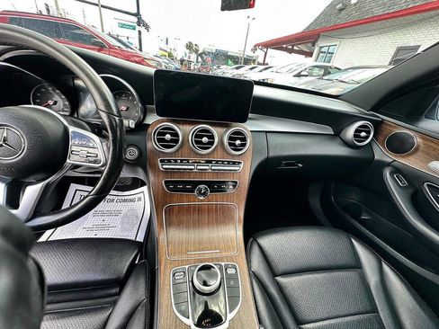 Used 2019 Mercedes-Benz C 300 Sedan image 3