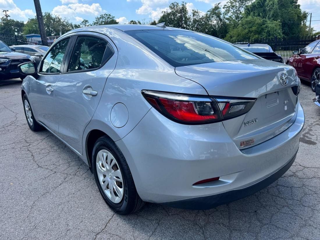 Used 2019 Toyota Yaris L FWD image 6