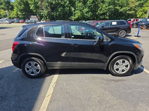 Used 2017 Chevrolet Trax LS FWD image 7