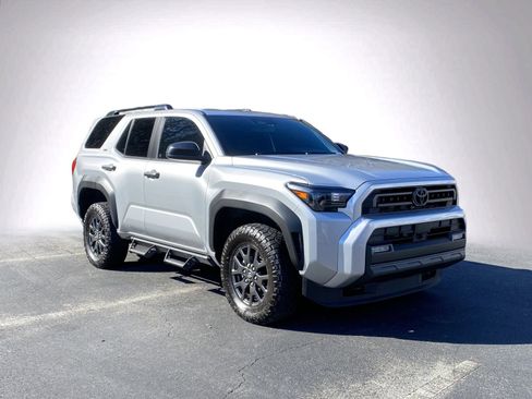 Used 2025 Toyota 4Runner SR5 image 2
