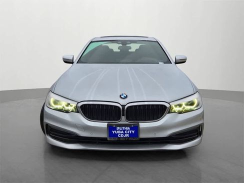 Used 2019 BMW 530i w/ Convenience Package image 2