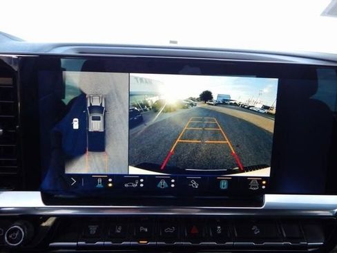 Used 2025 Chevrolet Silverado 3500 LT w/ Safety Package image 19