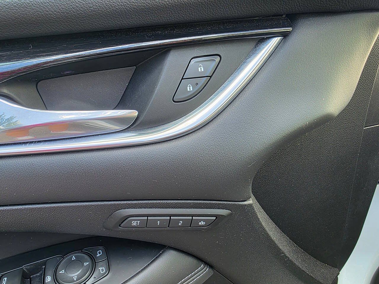 Used 2018 Buick LaCrosse Essence FWD image 10