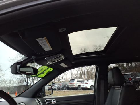 Used 2020 Jeep Grand Cherokee Altitude AWD/4WD image 11