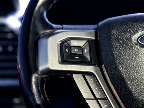 Used 2018 Ford F150 Platinum w/ Equipment Group 701A Luxury image 12