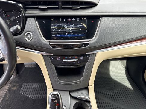 Used 2019 Cadillac XT5 Luxury image 37