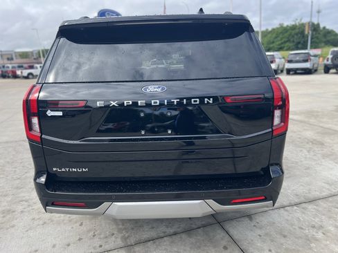 Used 2025 Ford Expedition Platinum AWD/4WD image 8