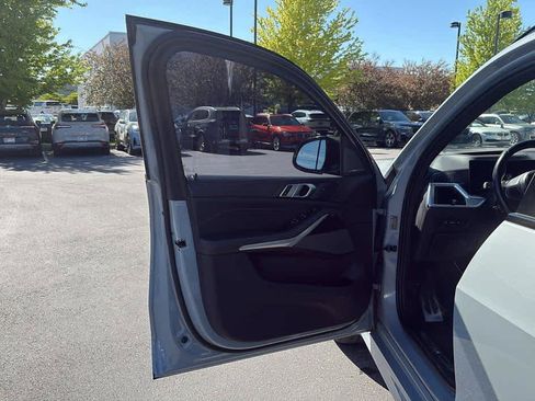 Used 2024 BMW X5 xDrive40i w/ M Sport Package AWD/4WD image 10
