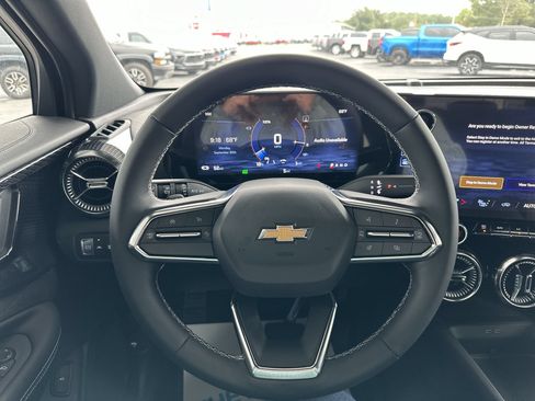 Used 2025 Chevrolet Blazer EV LT AWD/4WD image 14