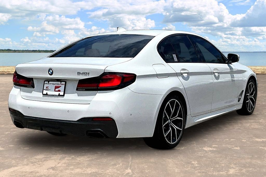 Used 2021 BMW 540i w/ M Sport Package RWD image 4