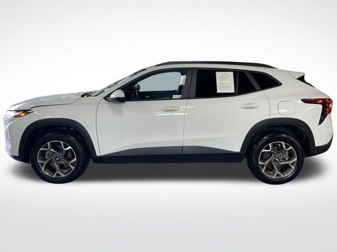 Certified 2024 Chevrolet Trax LT w/ Sunroof Package image 9