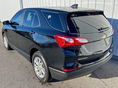 Used 2020 Chevrolet Equinox LS w/ LS Convenience Package image 6