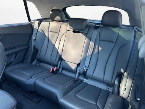 Used 2023 Audi Q8 Prestige image 12