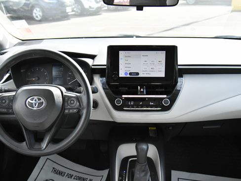 Used 2025 Toyota Corolla LE w/ LE Premium Package FWD image 37