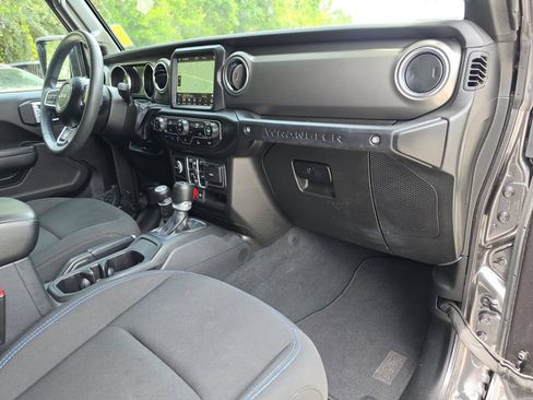 Used 2023 Jeep Wrangler Unlimited Rubicon 4xe AWD/4WD image 12