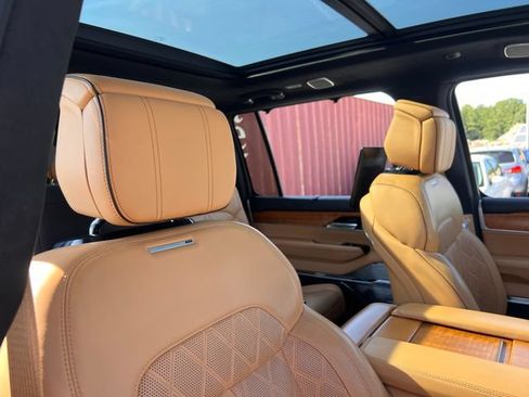 Used 2022 Jeep Grand Wagoneer Series III w/ Rear Seat Video Group 1 AWD/4WD image 41
