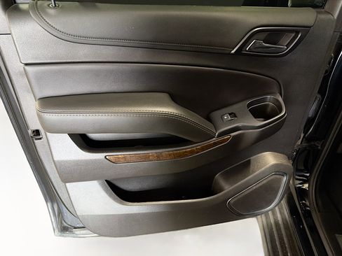 Used 2020 Chevrolet Suburban LT AWD/4WD image 26