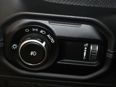 Used 2025 Jeep Wrangler Unlimited Rubicon AWD/4WD image 47