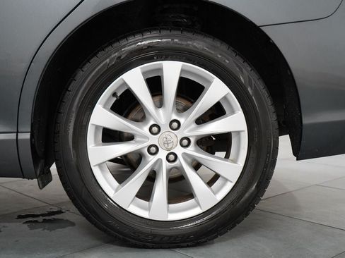 Used 2013 Toyota Venza LE FWD image 32