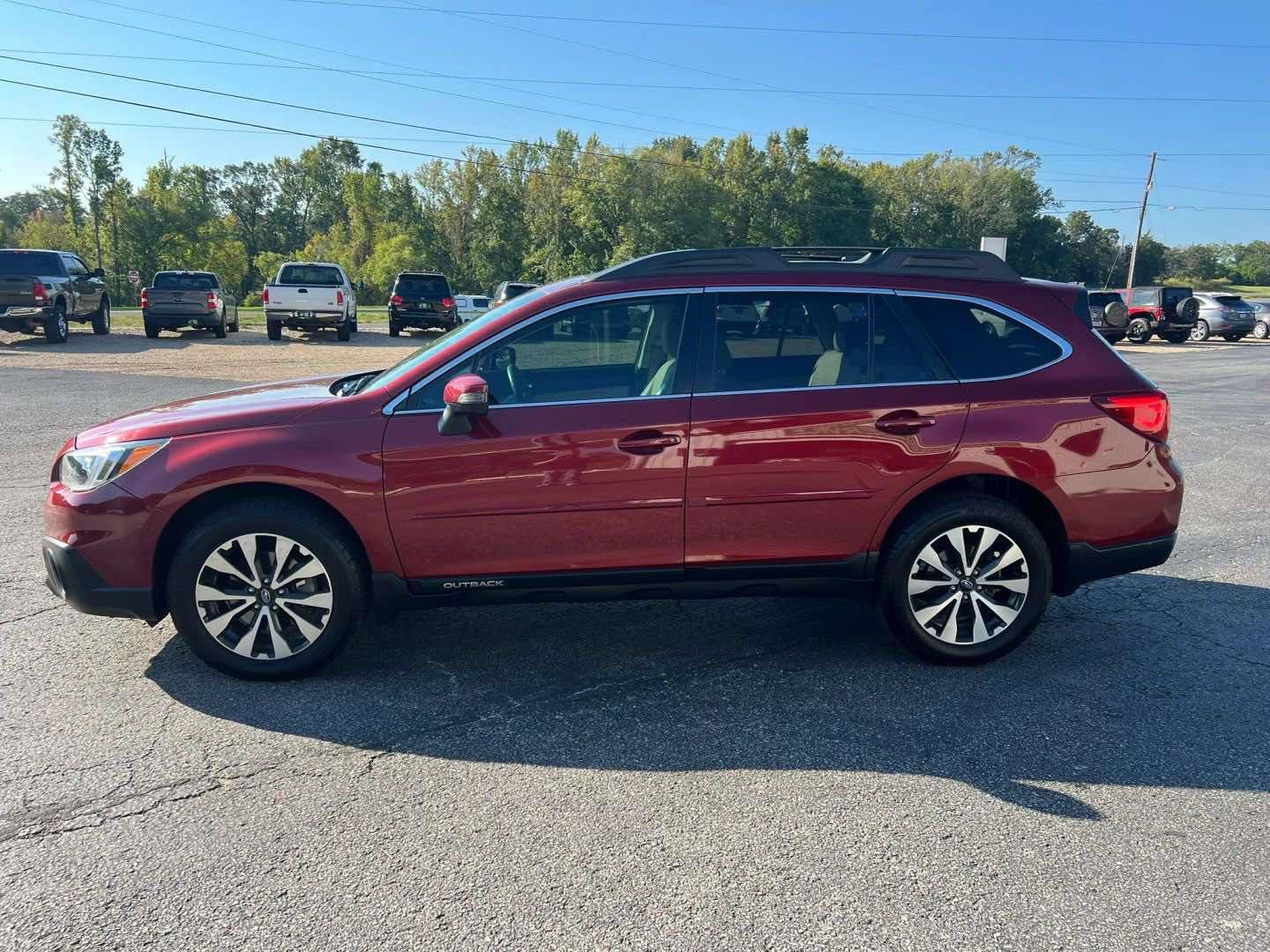 Used 2017 Subaru Outback 2.5i Limited AWD/4WD image 6