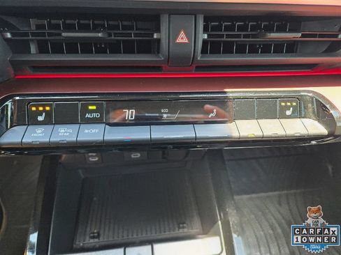 Used 2024 Toyota Prius Prime FWD image 30