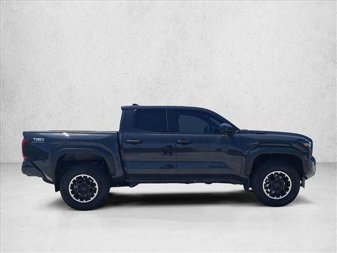 Certified 2025 Toyota Tacoma TRD Off-Road AWD/4WD image 4