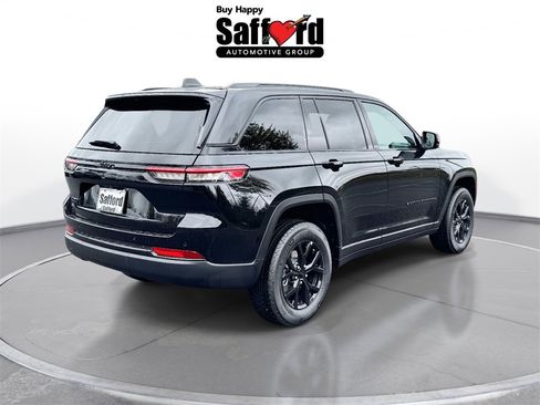 New 2025 Jeep Grand Cherokee 4WD image 9