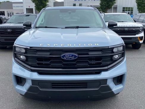 New 2026 Ford Expedition Max Active AWD/4WD image 2