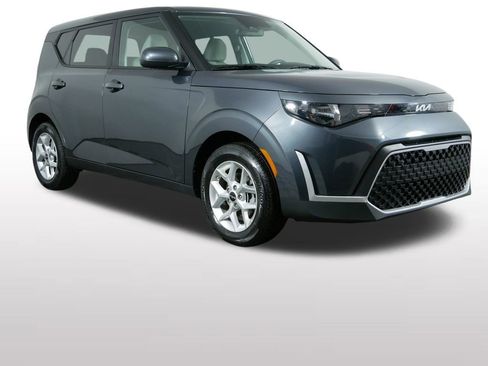 Certified 2025 Kia Soul LX image 2
