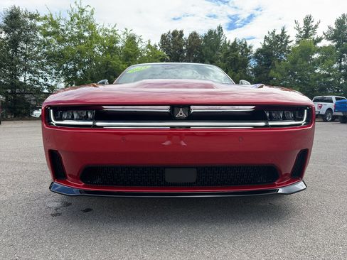 Used 2024 Dodge Charger Daytona R/T w/ Plus Group AWD/4WD image 2