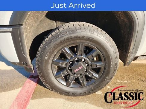 Used 2024 GMC Sierra 2500 AT4 w/ AT4 Premium Plus Package image 15