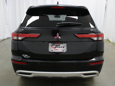 Used 2023 Mitsubishi Outlander SE AWD/4WD image 6