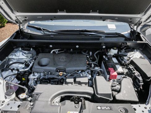 Used 2025 Toyota RAV4 XLE w/ Convenience Package FWD image 33